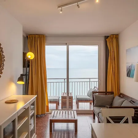 With Sea Views In Appartement Castell-Platja d'Aro