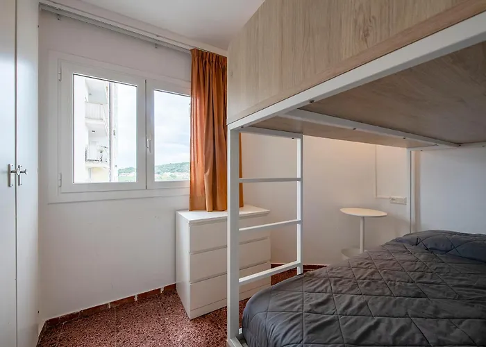 Apartamento With Sea Views In *